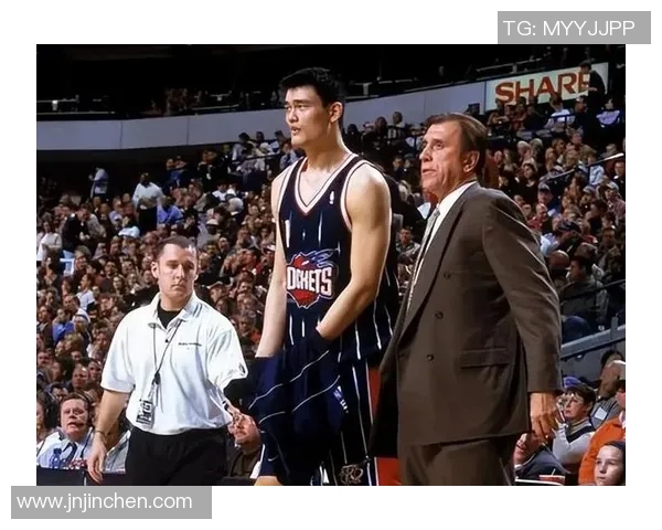 姚明身高147的真实故事揭秘与篮球传奇的反差对比 姚明身高147的真实故事揭秘与篮球传奇的反差对比