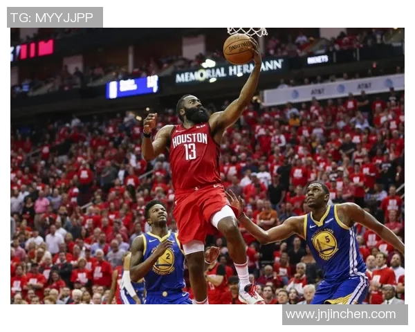 火箭全队今日集体亮相训练场,新球员展现出色状态备战季前赛 火箭全队今日集体亮相训练场,新球员展现出色状态备战季前赛